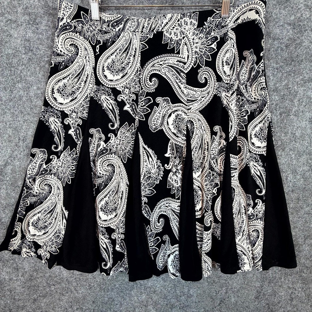 Sami & Jo Pleated Skirt Women XL Black White Paisley Print Stretch Office Chic